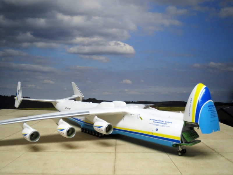 Antonow An-225