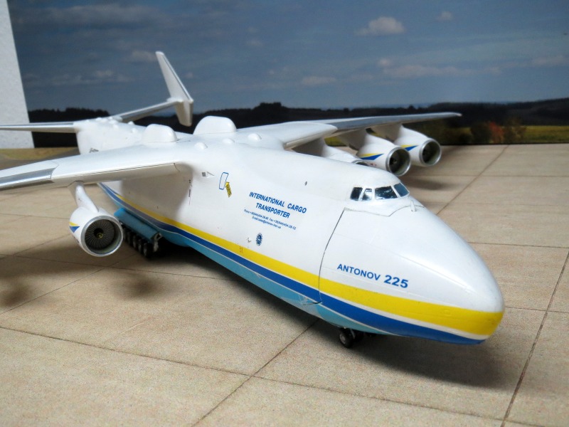 Antonow An-225