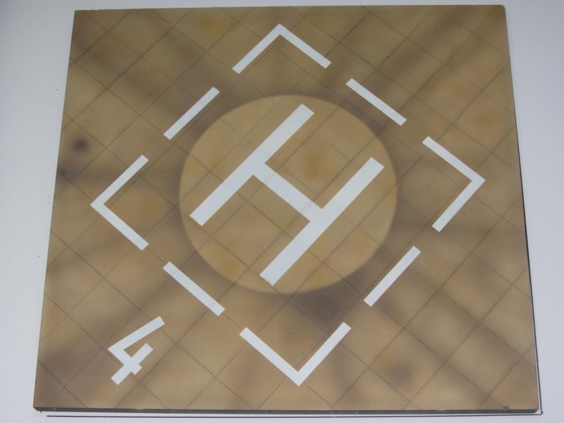1:72 Heli Pad mit modernem Marking Pattern (mittlere Größe)