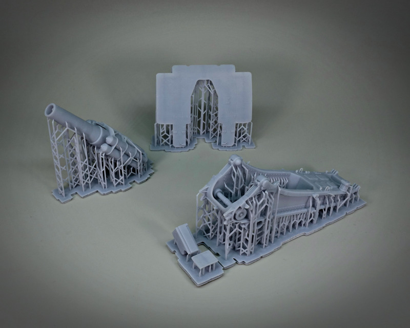 Die Bauteile, wie man diese mit den zig Stützhilfen aus dem 3D-Drucker erhält