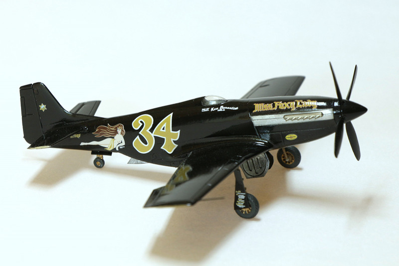 Race Mustang P-51 #34 "Miss Foxy Lady" (Black)