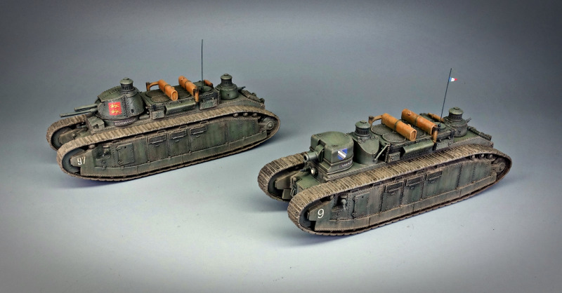 Der Char FCM 2C und die gleichnamige bis-Version im direkten Vergleich