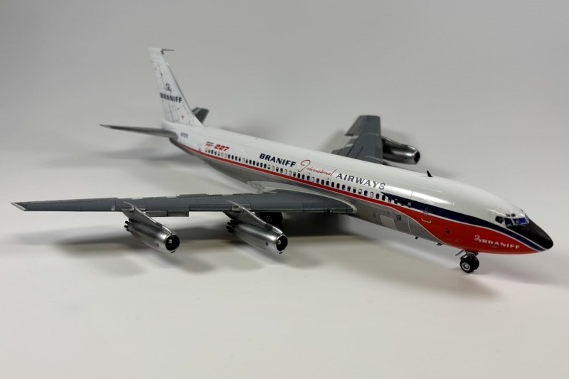 Boeing 707-227