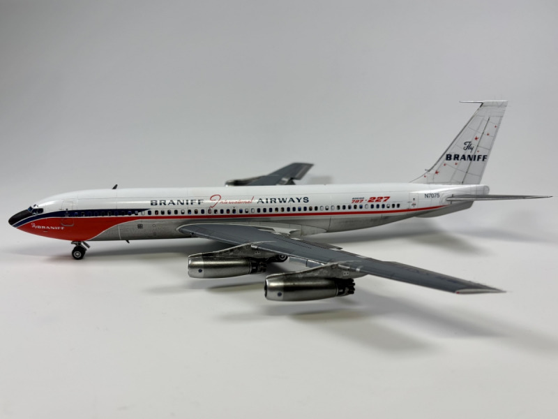 Boeing 707-227