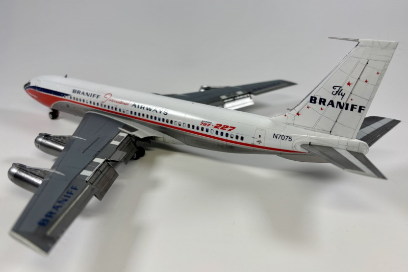 Boeing 707-227