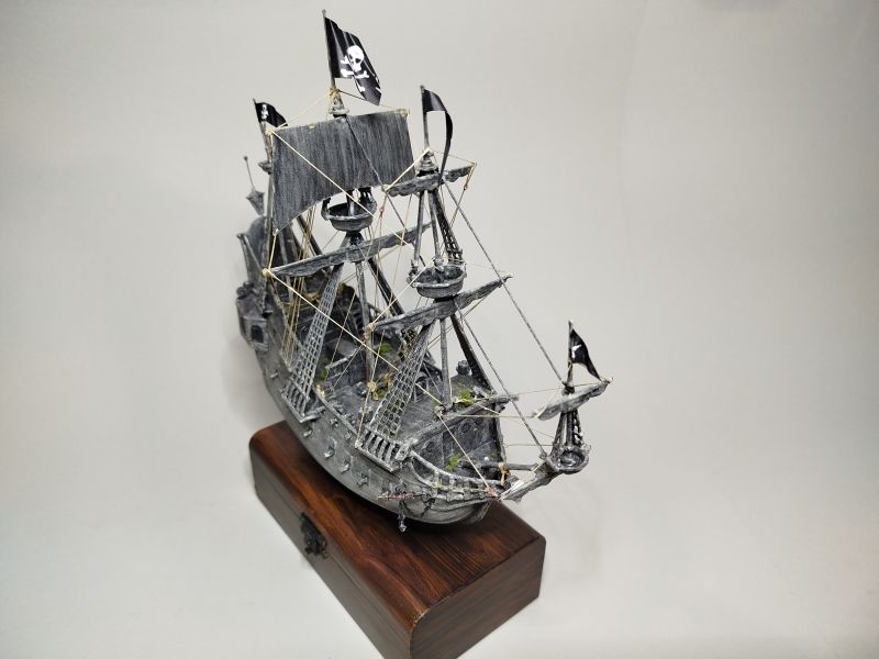 bei Tageslicht wirkt die Farbe grau in grau...