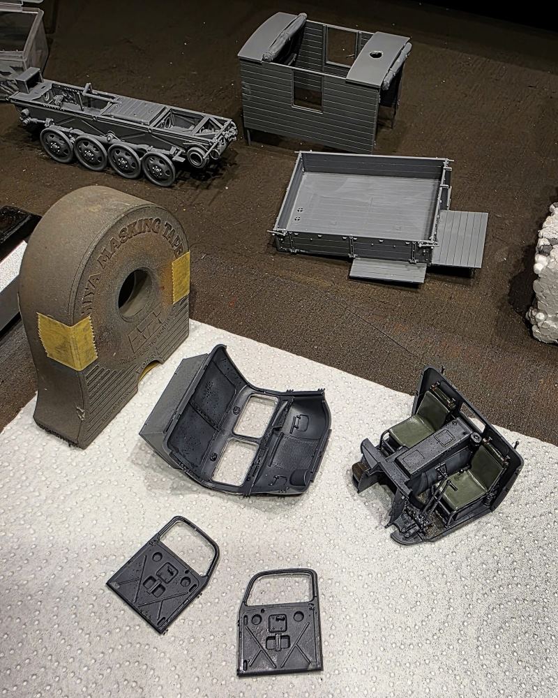 Feldküche auf Raupenschlepper Ost 01