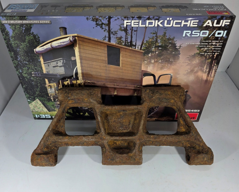 Feldküche auf Raupenschlepper Ost 01