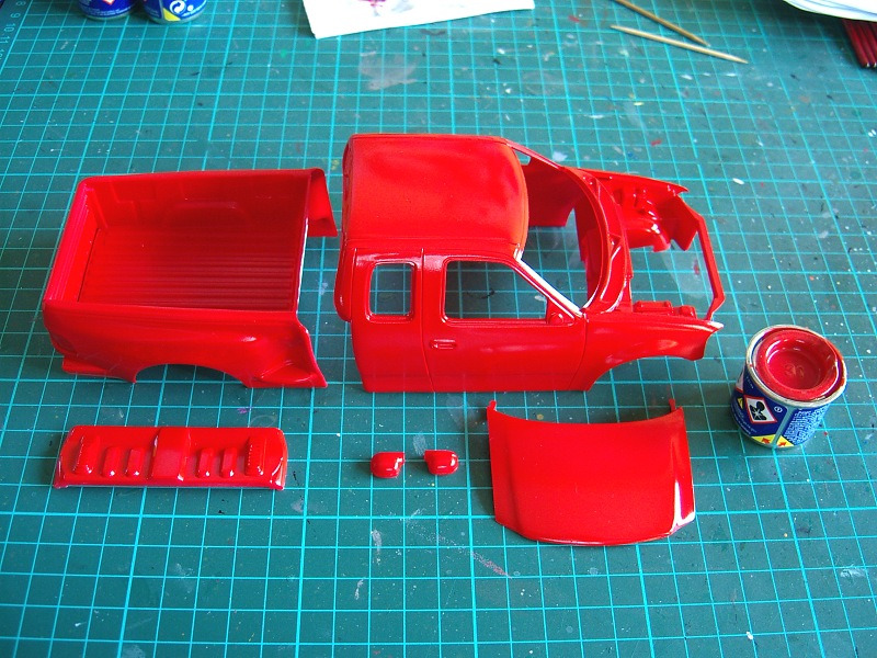 Nach einer Grundierung mit Revell 36 wurde mit Revell 31 endlackiert