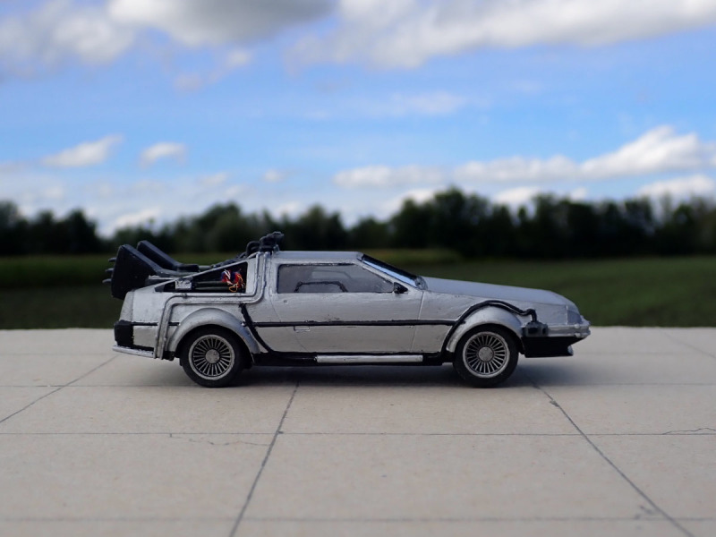 DeLorean DMC-12