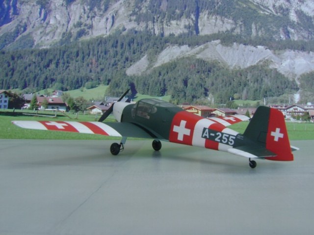Modell Bücker Bü-181 Bestmann A-255 der Schweizer Fliegertruppe 