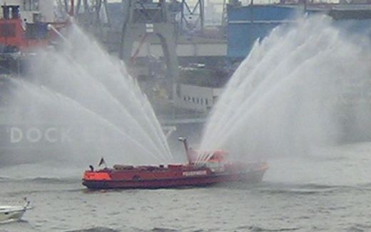 Löschboot der Feuerwehr