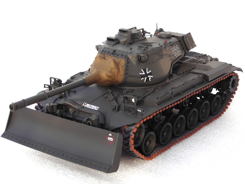 M47 Patton mit Räumschild M6