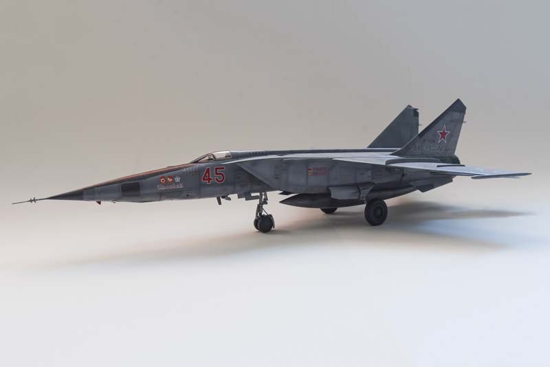 Mikoyan-Gurevich MiG-25 RBT Foxbat