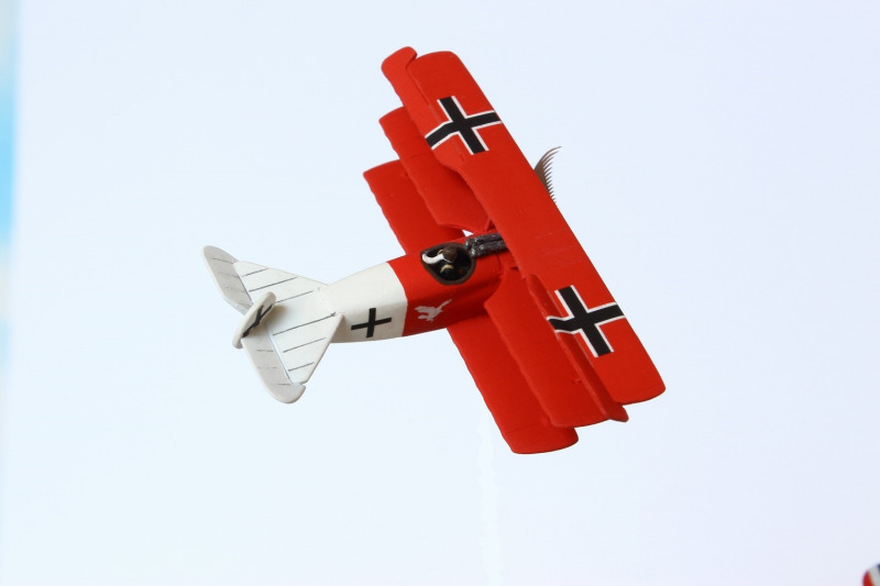 Fokker Dr.I vs Sopwith F.1 Camel