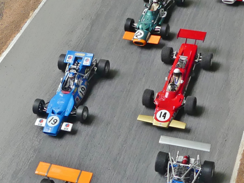 Die beiden Allradwagen Matra MS 84 (# 19) und Lotus 63 (# 14)