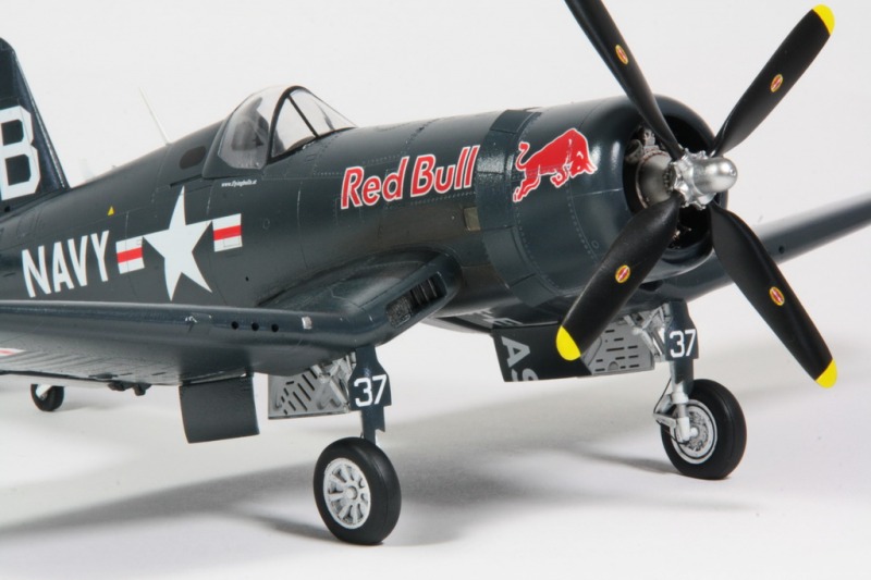 Chance Vought F4U-4 Corsair