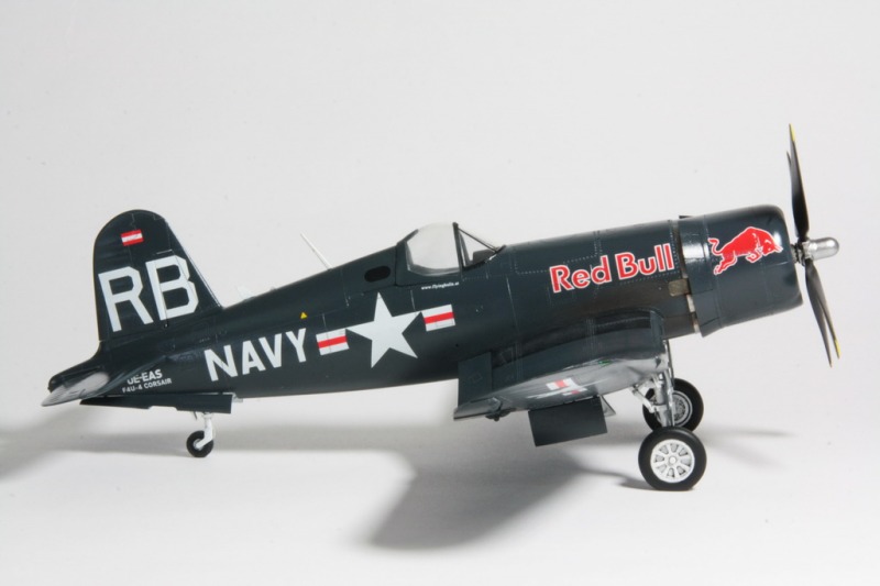 Chance Vought F4U-4 Corsair