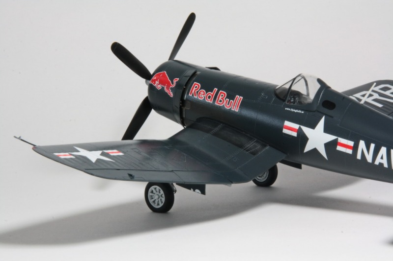 Chance Vought F4U-4 Corsair