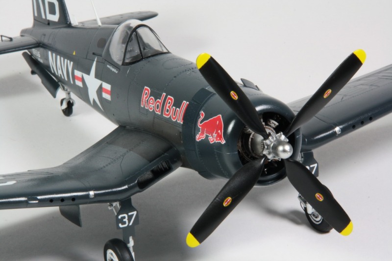 Chance Vought F4U-4 Corsair