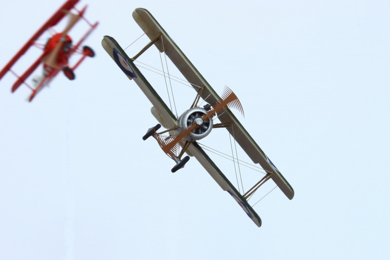 Fokker Dr.1 vs Sopwith F.1 Camel