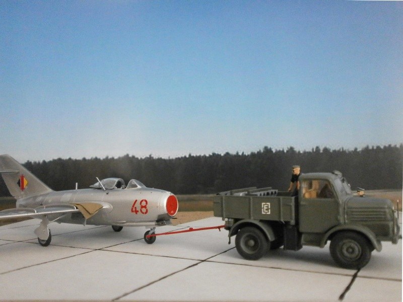 Im Schlepp: MiG-15bis von Eduard