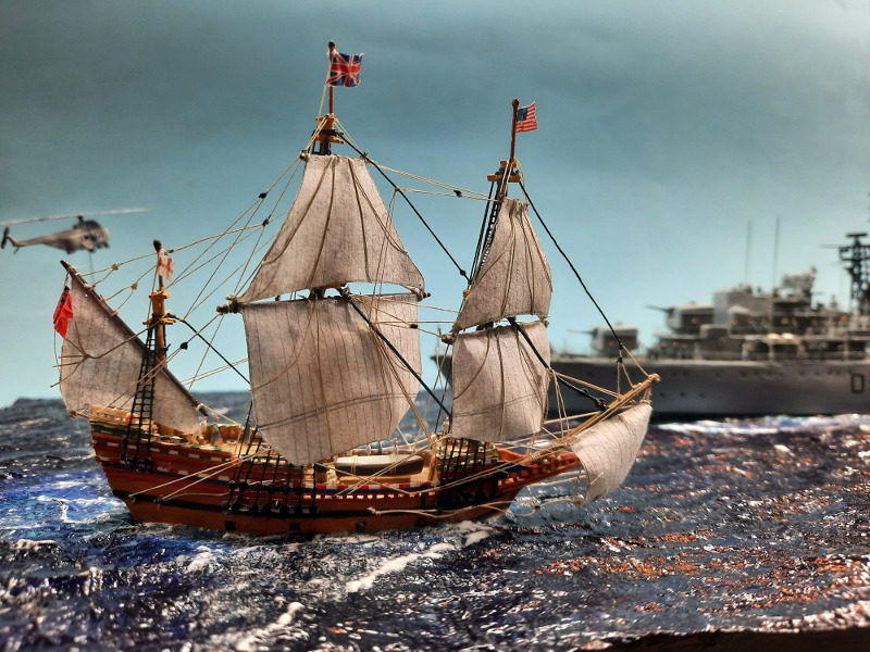 Mayflower II trifft HMS Diamond auf hoher See