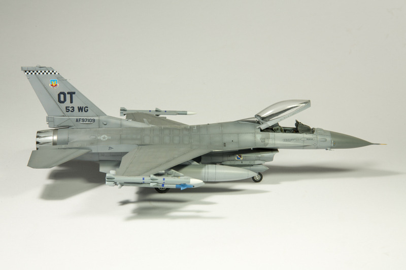 Lockheed Martin F-16CJ Fighting Falcon