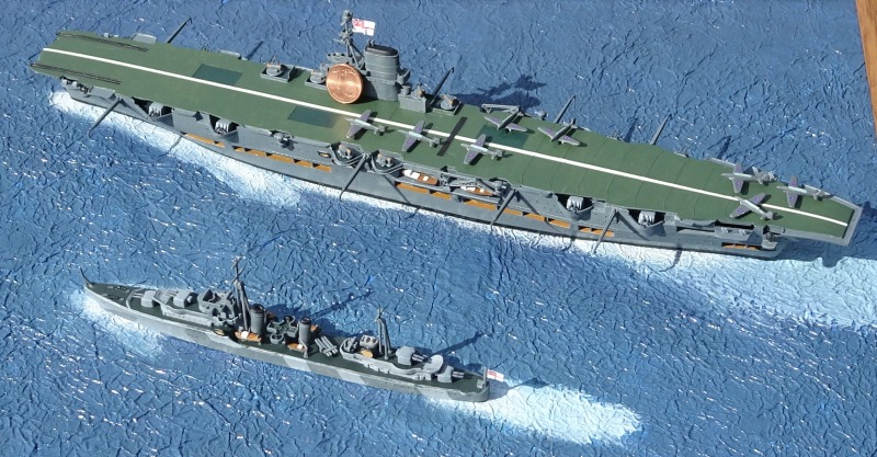 HMS Ark Royal mit Tribal Class Destroyer