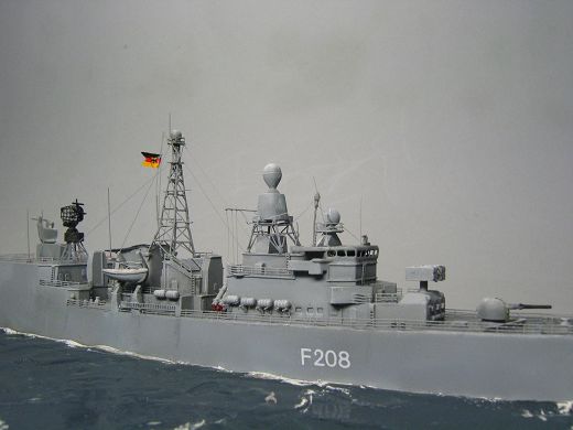 Fregatte Niedersachsen F208