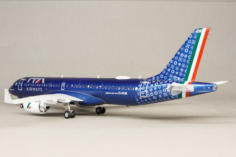 Airbus A220-300