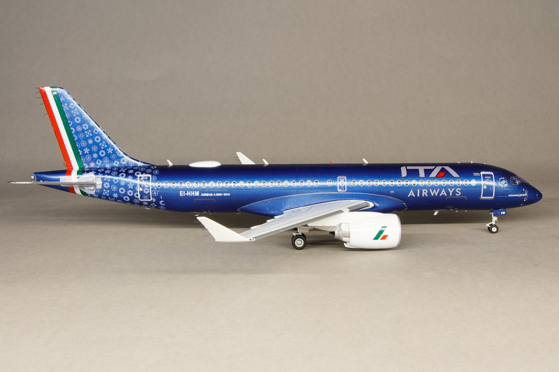 Airbus A220-300
