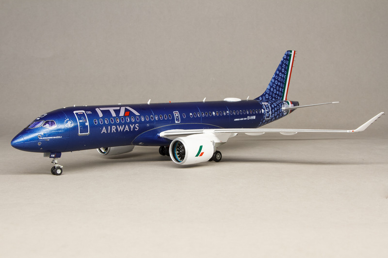 Airbus A220-300