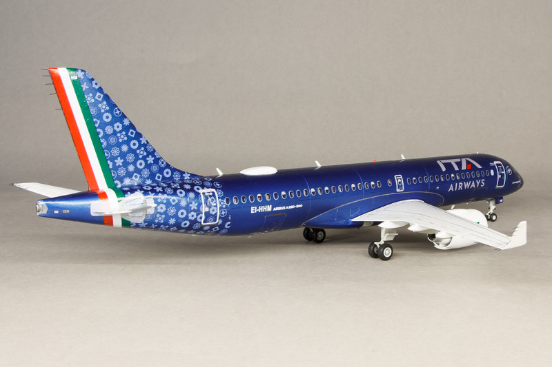 Airbus A220-300