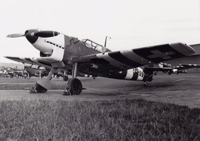 Die Me-109 D-1 J-307 mit Bewaffnung und der Neutralitätsbemalung in Dübendorf  (Foto Sammlung H. Dominik)