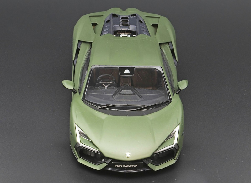 Lamborghini Revuelto