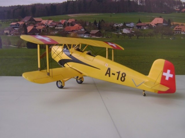 Modell Bü-131 B Jungmann A-18 der Schweizer Luftwaffe