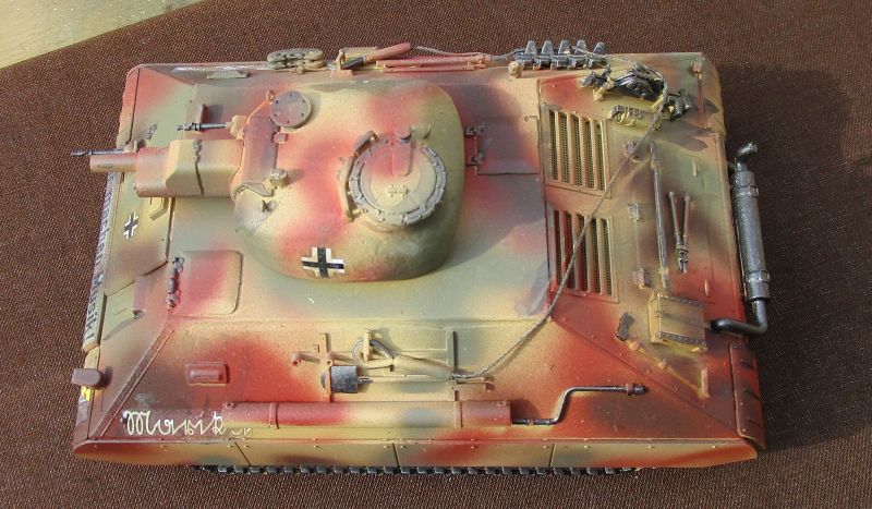 Kleiner schwerer Panzer mit Gußturm