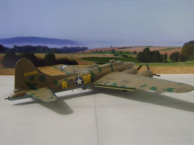 Boeing B-17F-10-BO Flying Fortress
