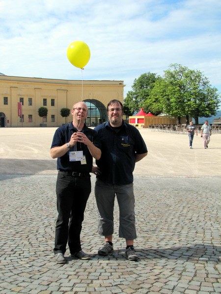 Jörg und Bernd lassen einen fliegen .... beim Ballonweitflugwettbewerb.