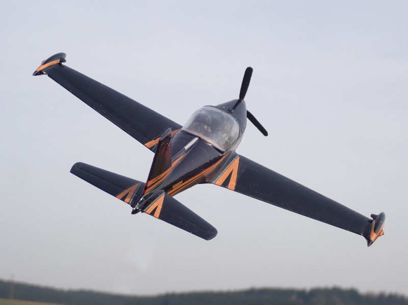 SIAI-Marchetti SF-260TP