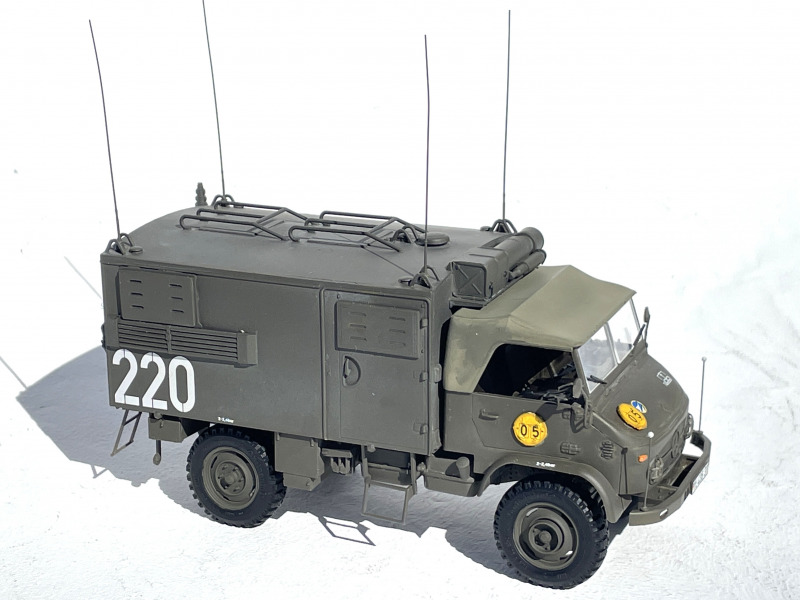 Unimog S404 mit Funk-Koffer späte Bauart