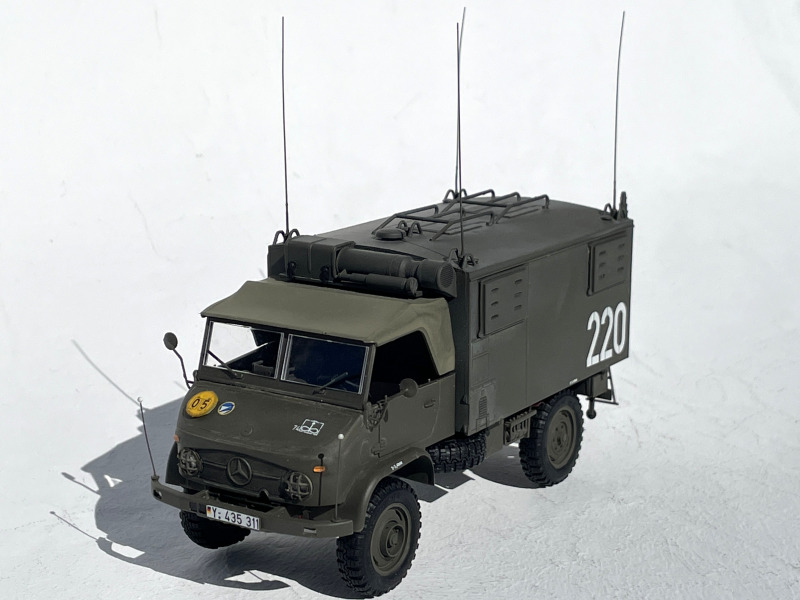 Unimog S404 mit Funk-Koffer späte Bauart