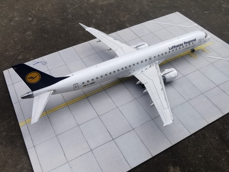 Embraer 195