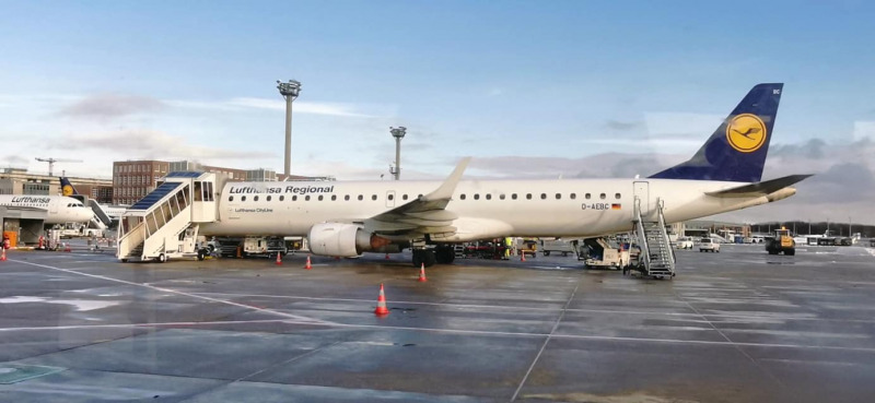 Embraer 195