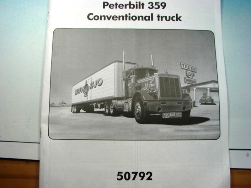 Heller - American Trucks - Peterbilt 359 mit Fruehauf Trailer