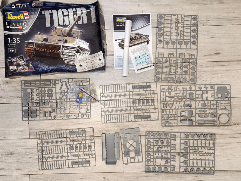 Revell - Tiger I - 75th Anniversary Geschenkset