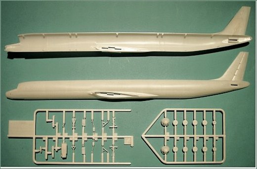 Minicraft Model Kits - Delta DC-8 Super 71