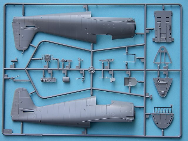 HobbyBoss - Grumman F6F-5N Hellcat
