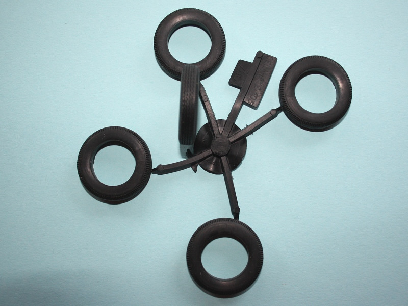 Die Reifen aus Vollmaterial weisen keine Beschriftung auf